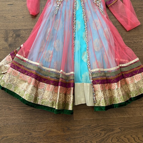 Indian suit - Picture 3 of 7